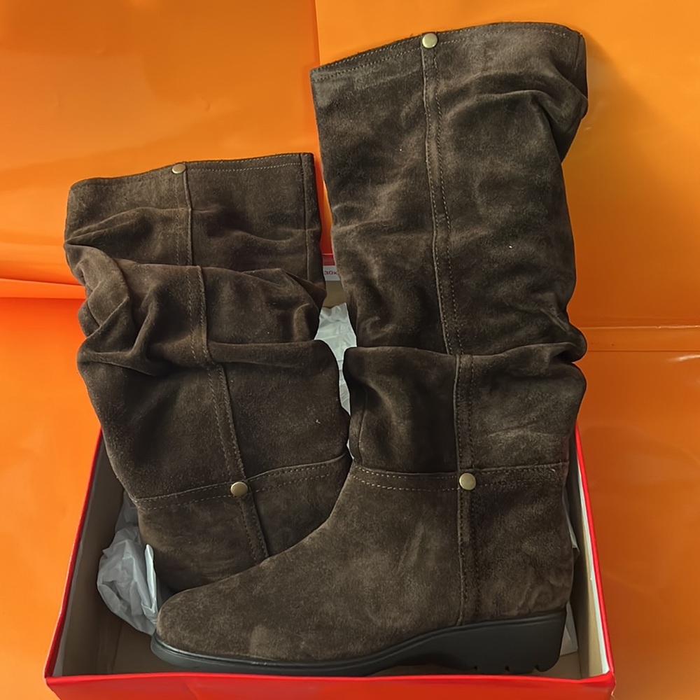 Aerosoles Supersonic Dark Brown Suede Boots